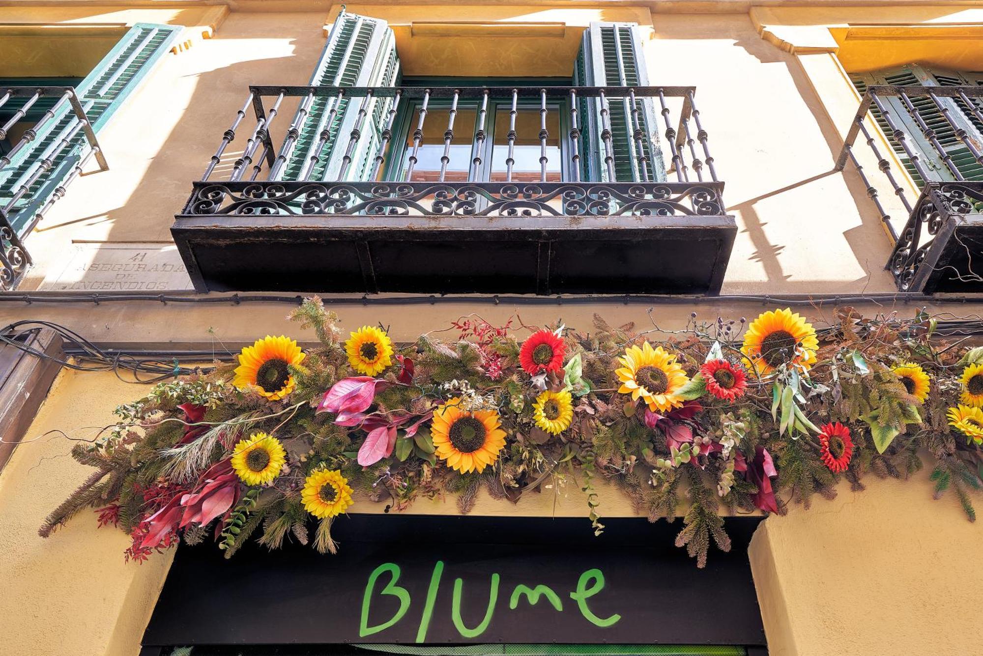 Blume Cruz Suites Madrid Bagian luar foto