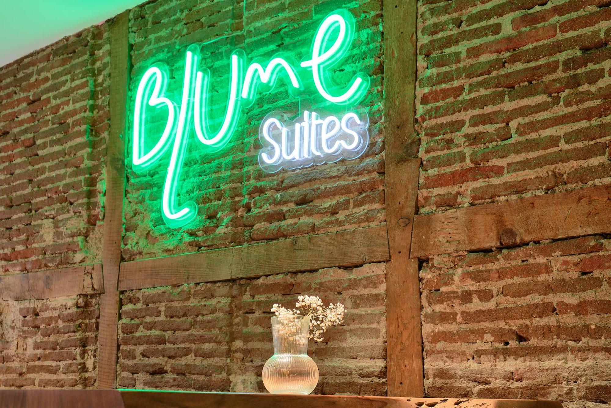 Blume Cruz Suites Madrid Bagian luar foto